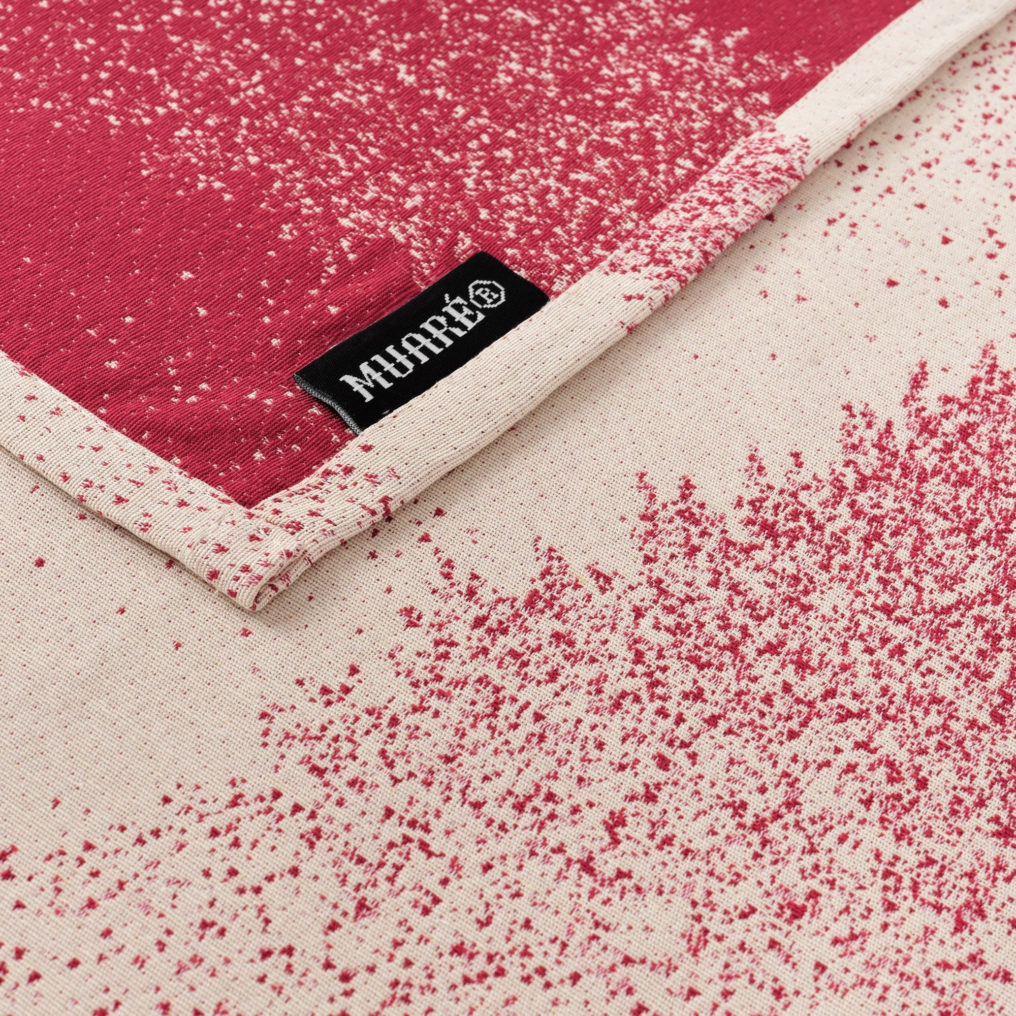 Reversible jacquard stain-resistant tablecloth 33740