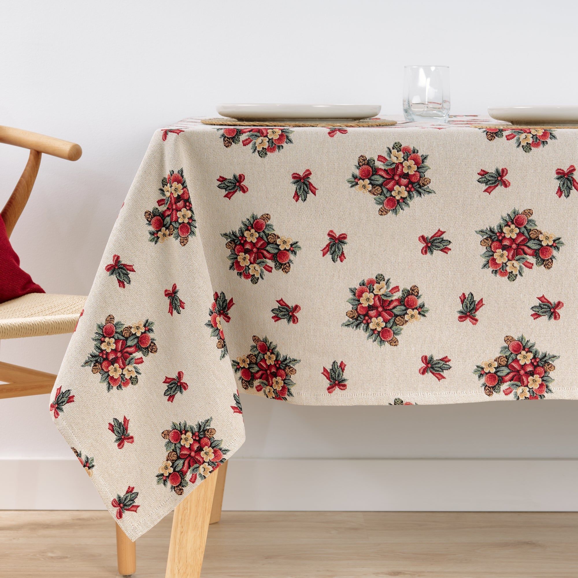 Premium jacquard stain-resistant tablecloth 33763