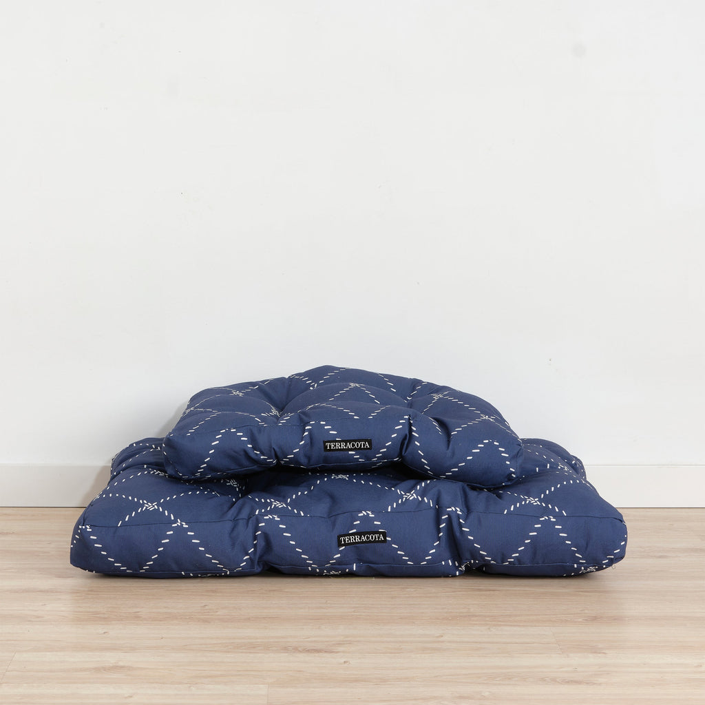 Cama para mascotas gruesa y acolchada antimanchas Benicassim Marino