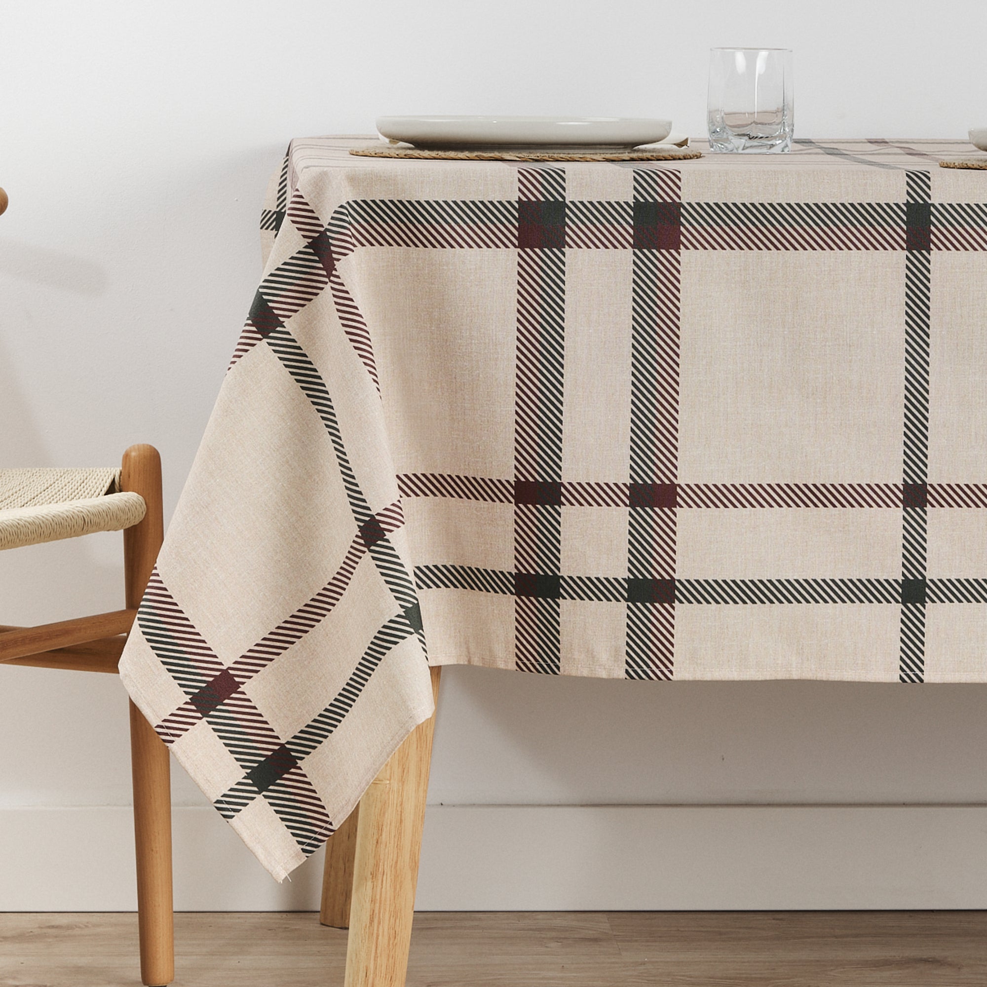 XL stain-resistant tablecloth Christmas checks
