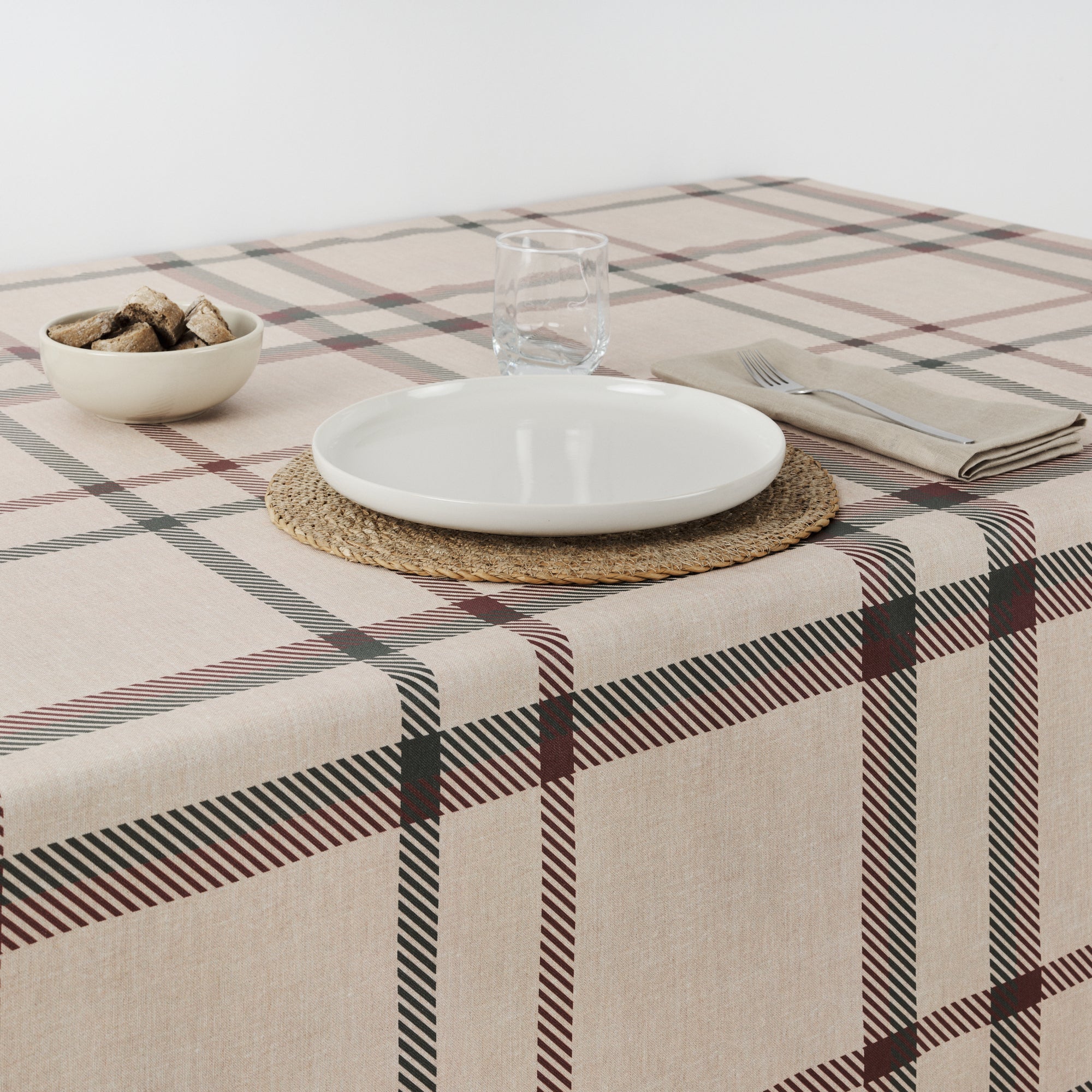 XL stain-resistant tablecloth Christmas checks