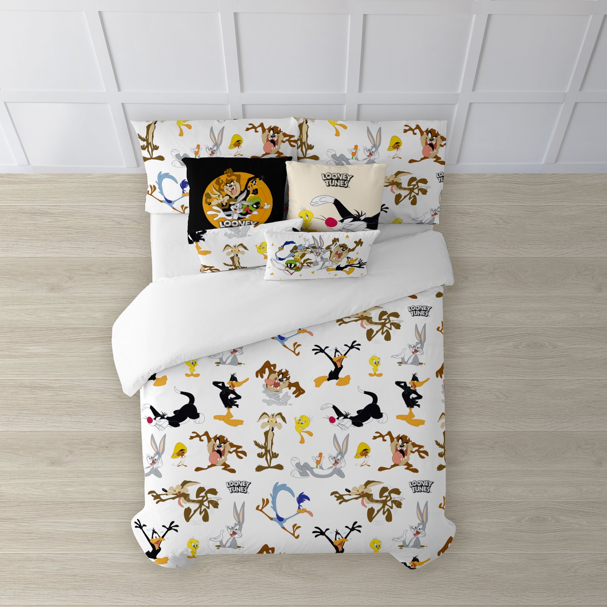 100% cotton Looney Characters duvet cover