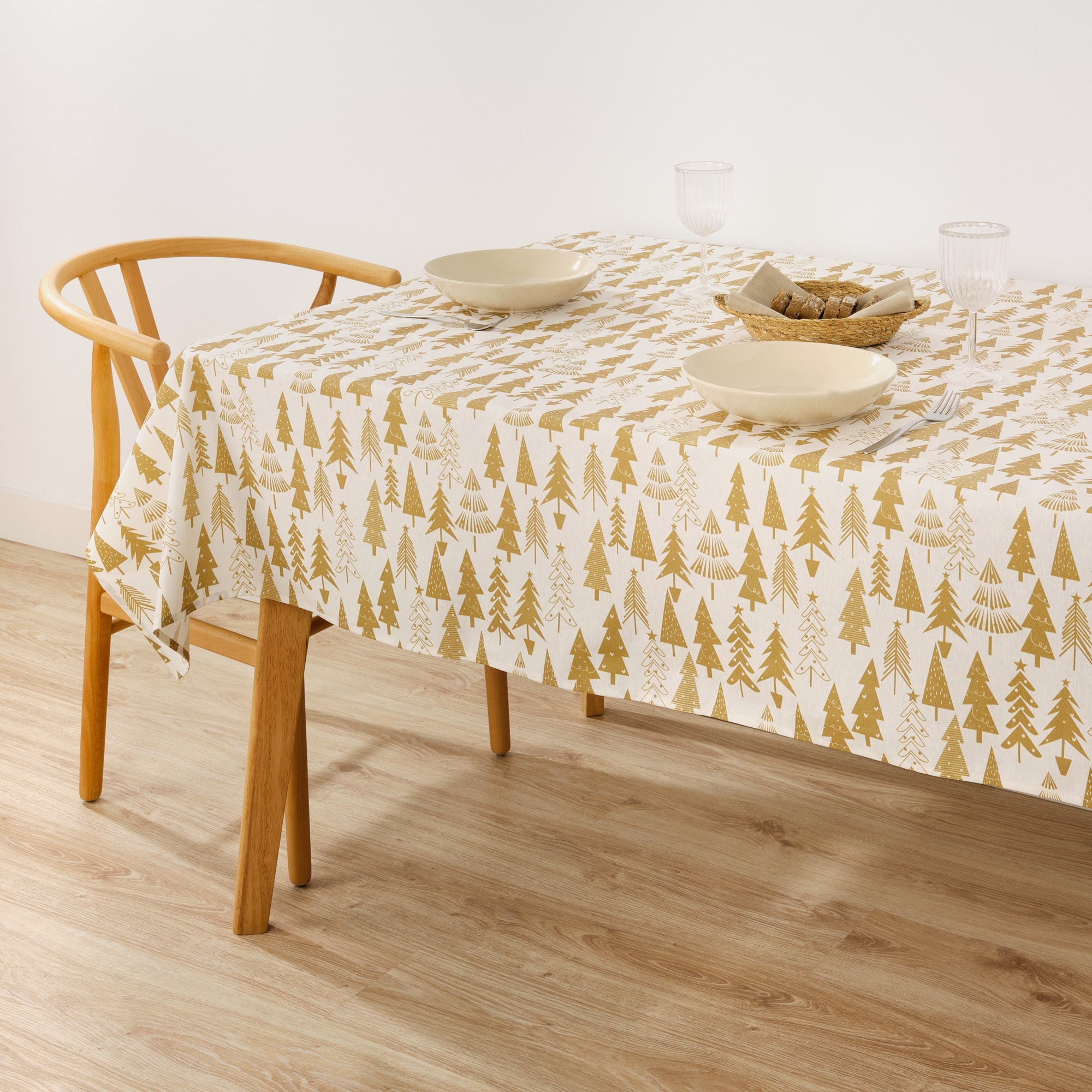 Christmas 31 Gold stain-resistant tablecloth