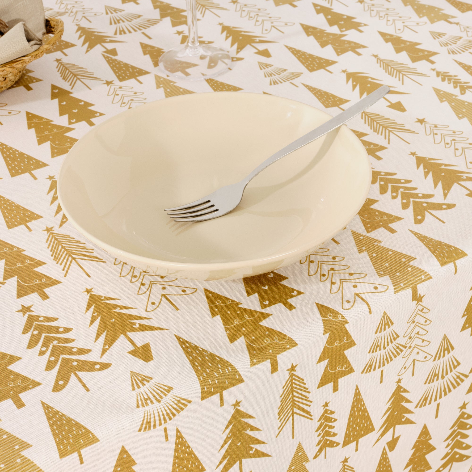 Christmas 31 Gold stain-resistant tablecloth