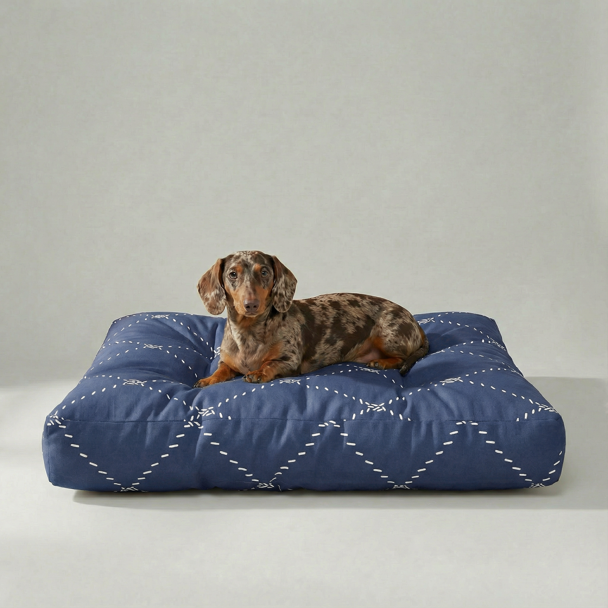 Cama para mascotas gruesa y acolchada antimanchas Benicassim Marino