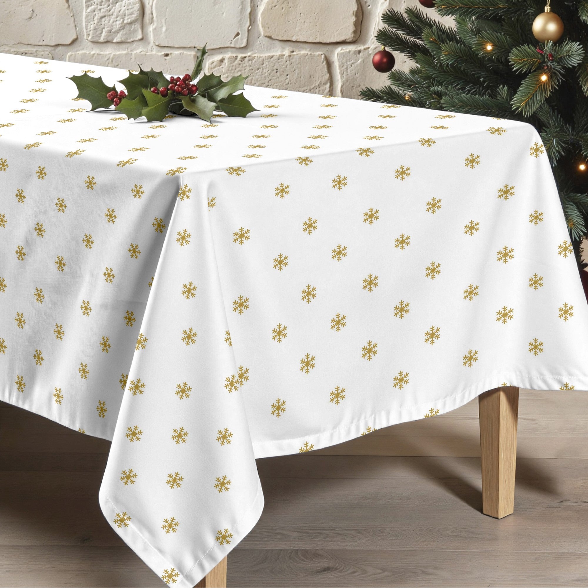 Snowflakes Gold stain-resistant tablecloth