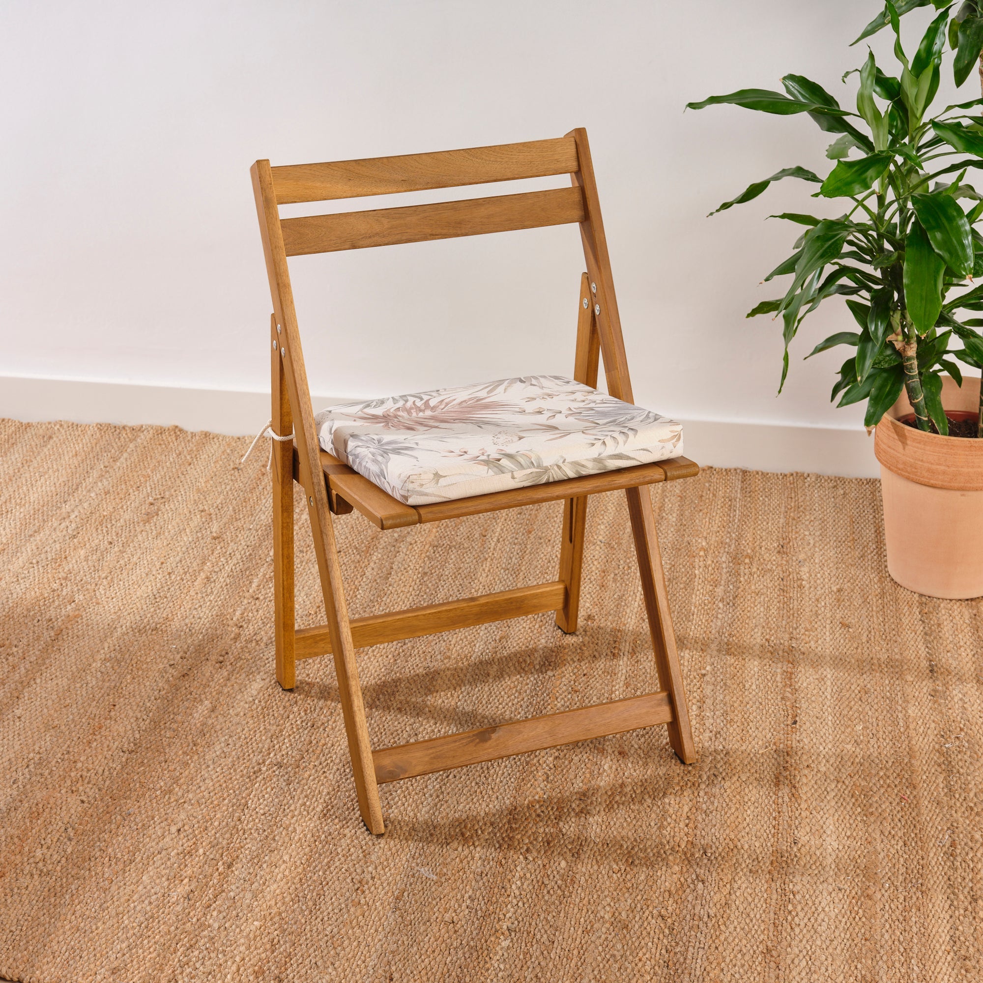 Yari 1 padded seat cushion 40x40x5 cm